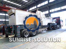 Mobile impact crushing and screening station