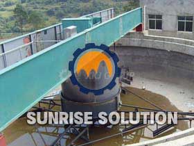 Hydraulic center efficient thickener